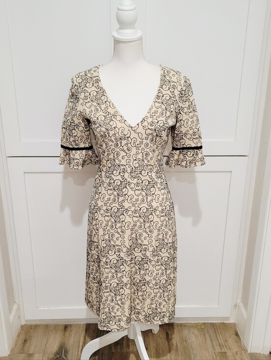 Tocca Dresses & Skirts - Tocca Silk/Wool Blend Cream & Black Embroidered V-Neck Midi Dress | Size 6